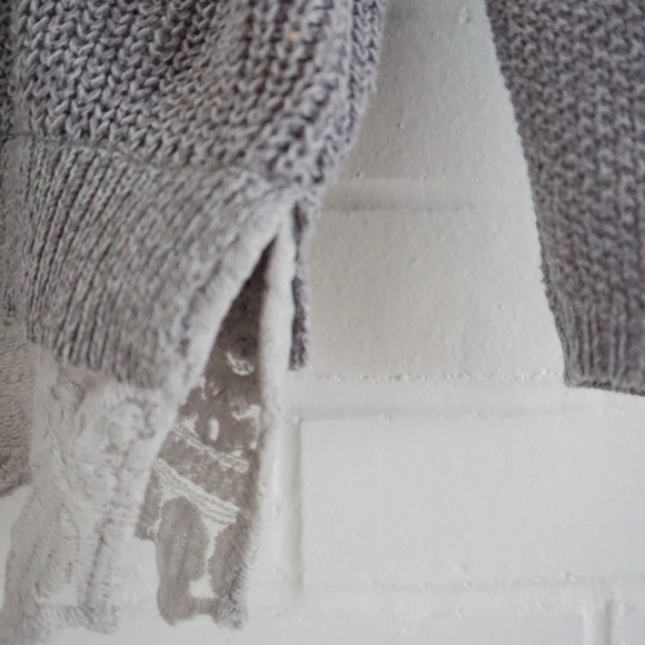 Oversized Knit Sweater with Lace detail - Picture 3 of 5